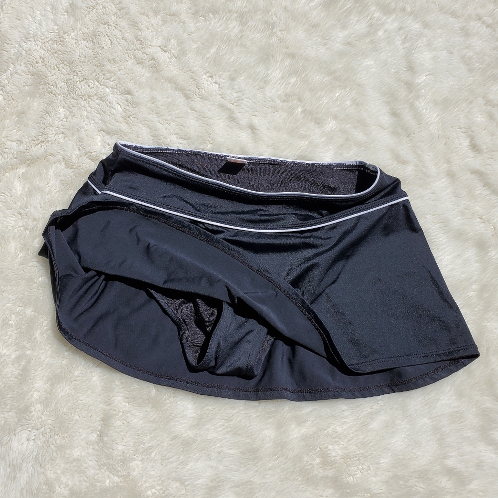 Swim Skort. Small Tropical Escape. Low Rise. Black. White. EUC.